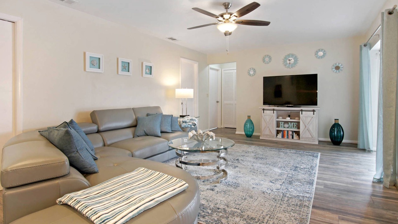 Photo of Livingroom in Pelican