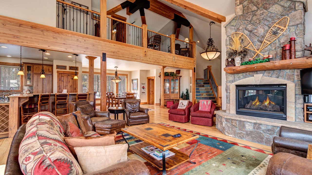 Photo of Livingroom in Warrior's Mark West