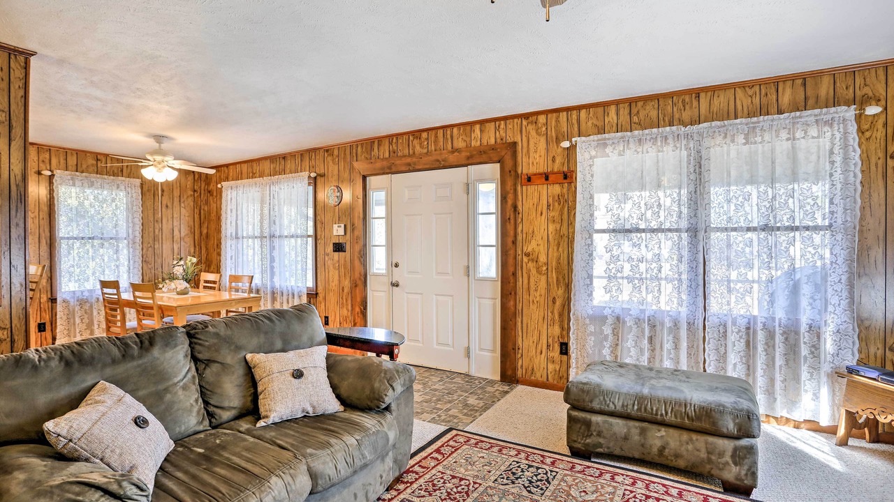 Photo of Livingroom in Lake Waccamaw
