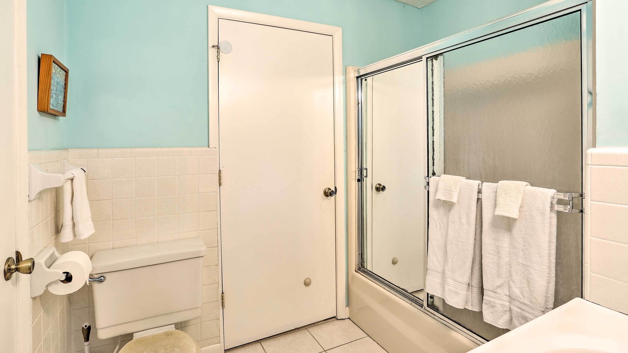 Photo of Bathroom in Lake Waccamaw