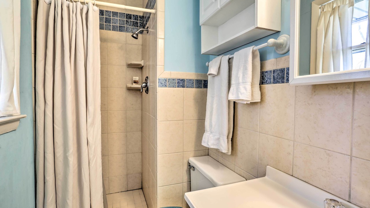 Photo of Bathroom in Lake Waccamaw