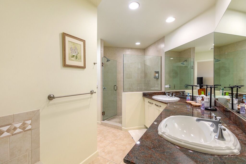 Photo of Bathroom in Kahaluu-Keauhou