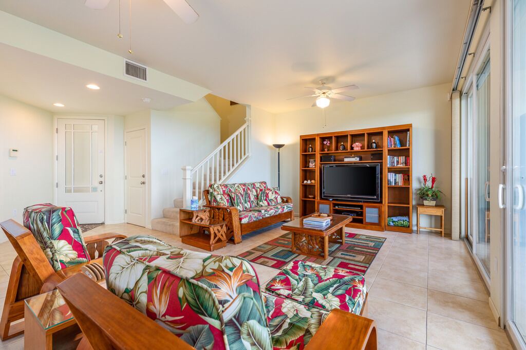 Photo of Livingroom in Kahaluu-Keauhou