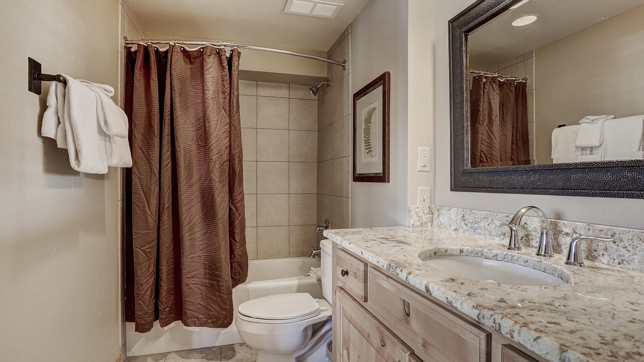 Photo of Bathroom in Peak 9