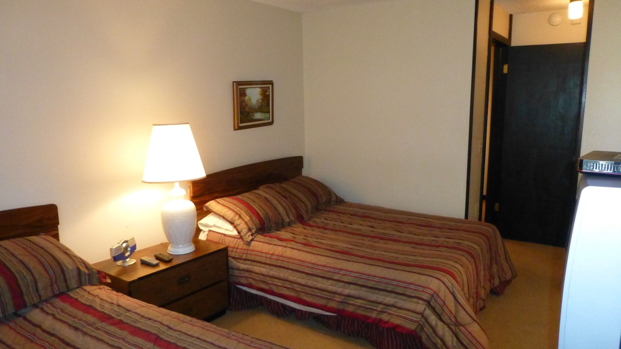 Photo of Bedroom in Peak 8