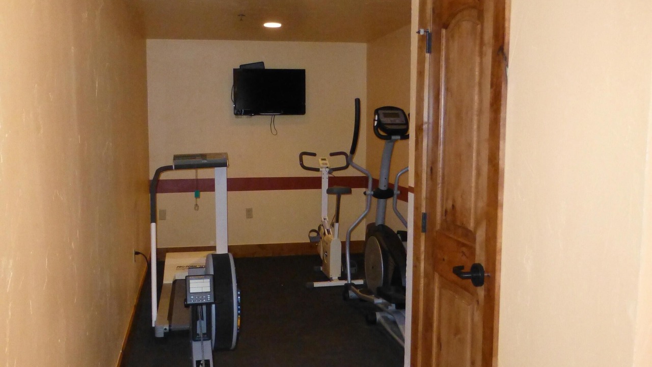 Photo of Bedroom in Peak 8