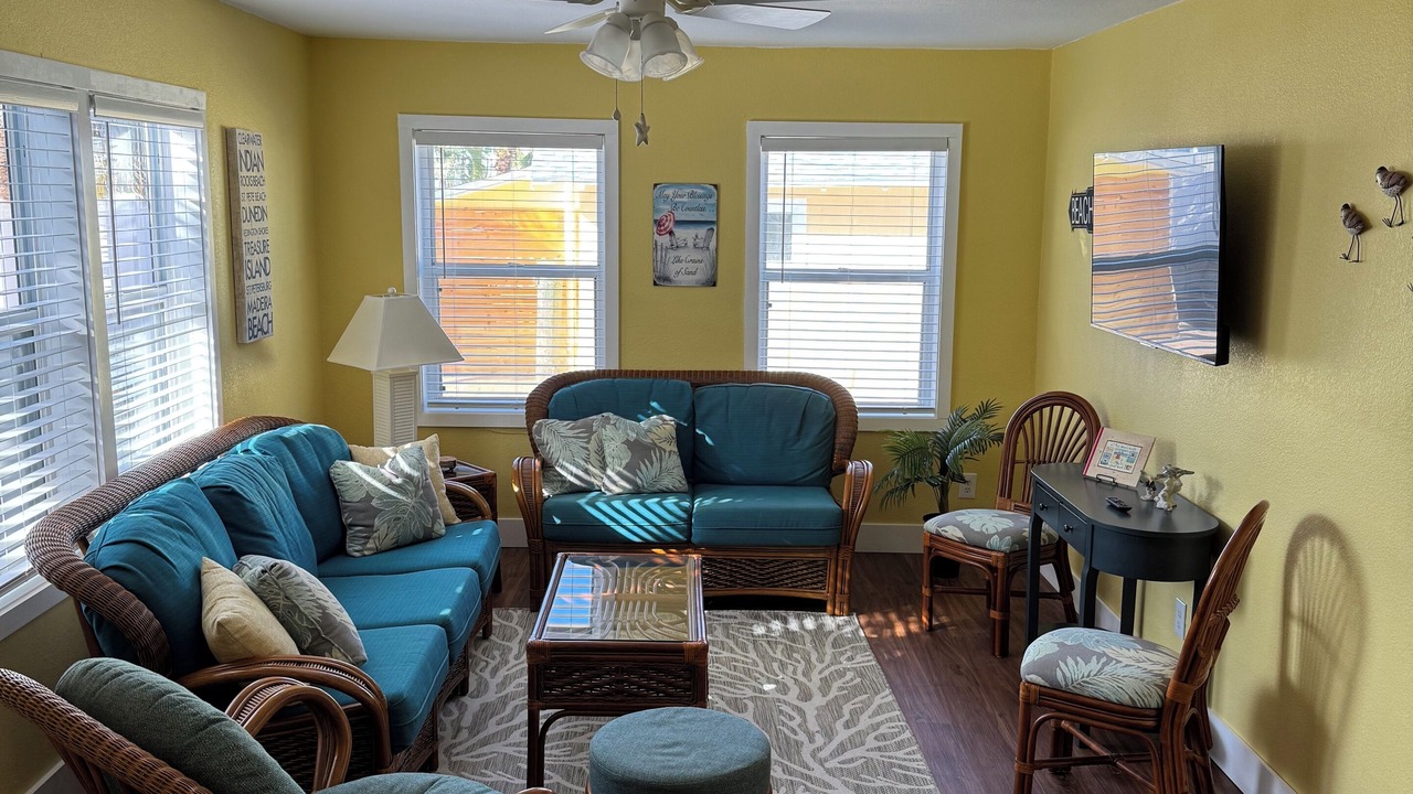Photo of Livingroom in Treasure Island