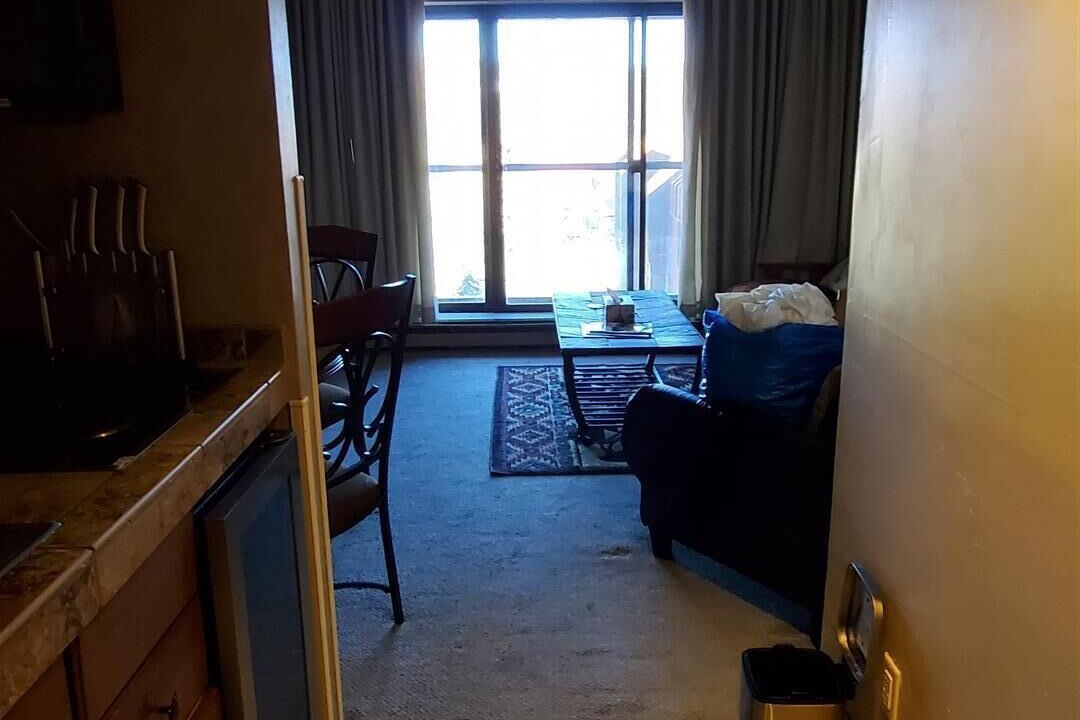 Photo of Livingroom in Peak 9
