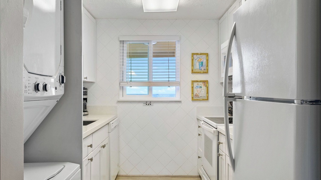 Photo of Kitchen in Kahaluu-Keauhou