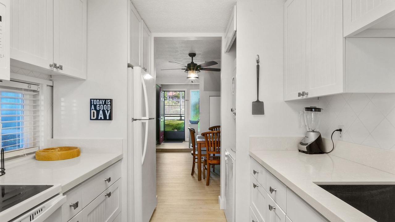 Photo of Kitchen in Kahaluu-Keauhou