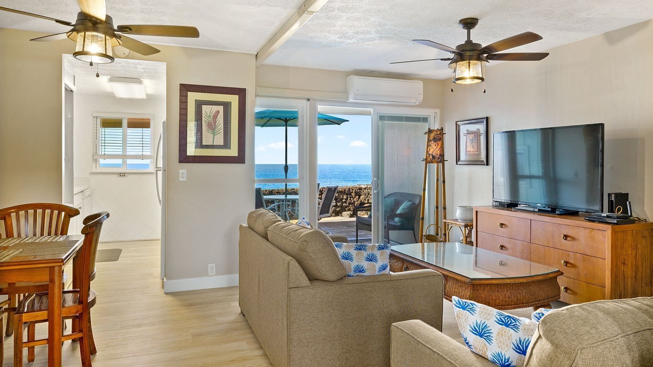 Photo of Livingroom in Kahaluu-Keauhou