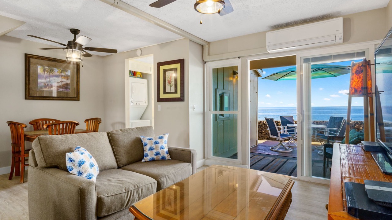 Photo of Livingroom in Kahaluu-Keauhou