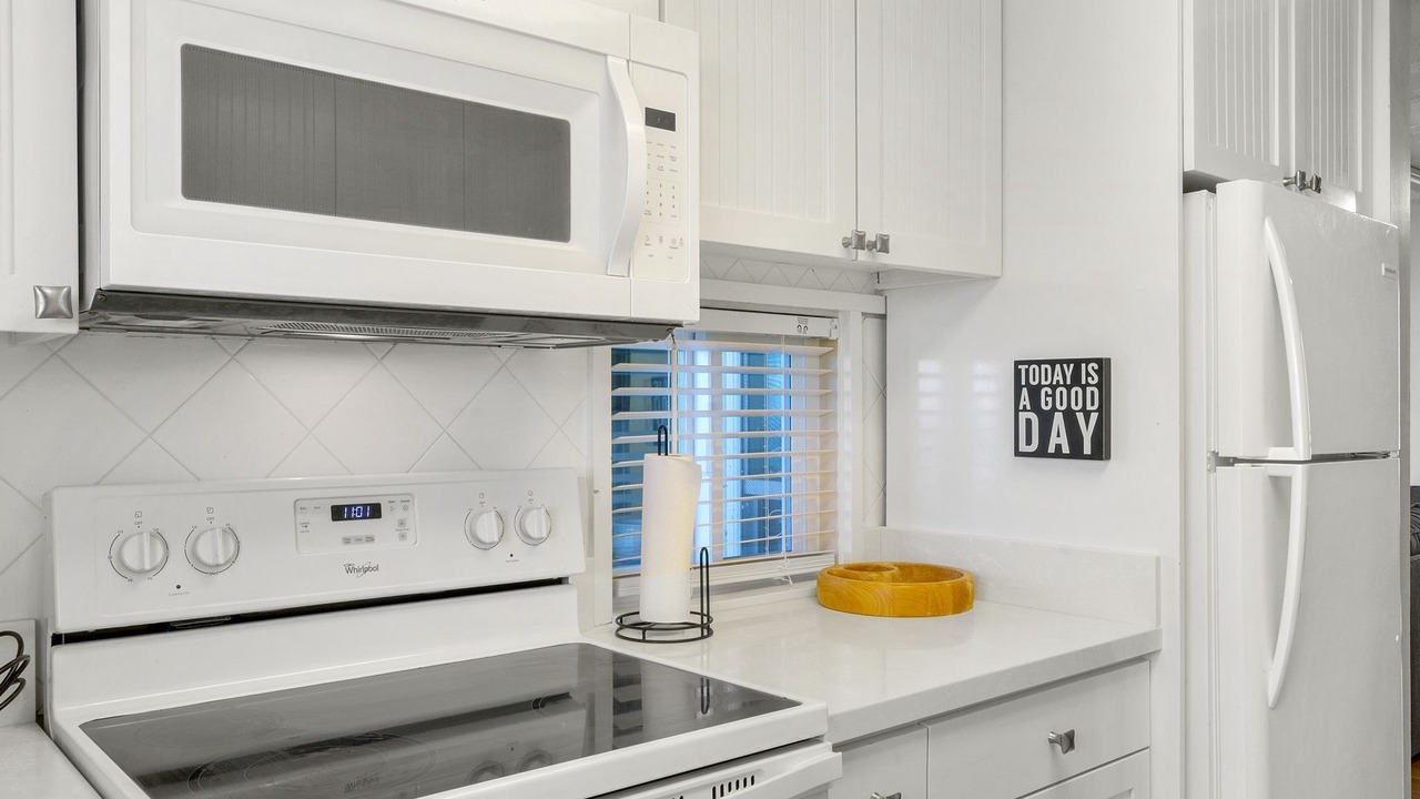 Photo of Kitchen in Kahaluu-Keauhou