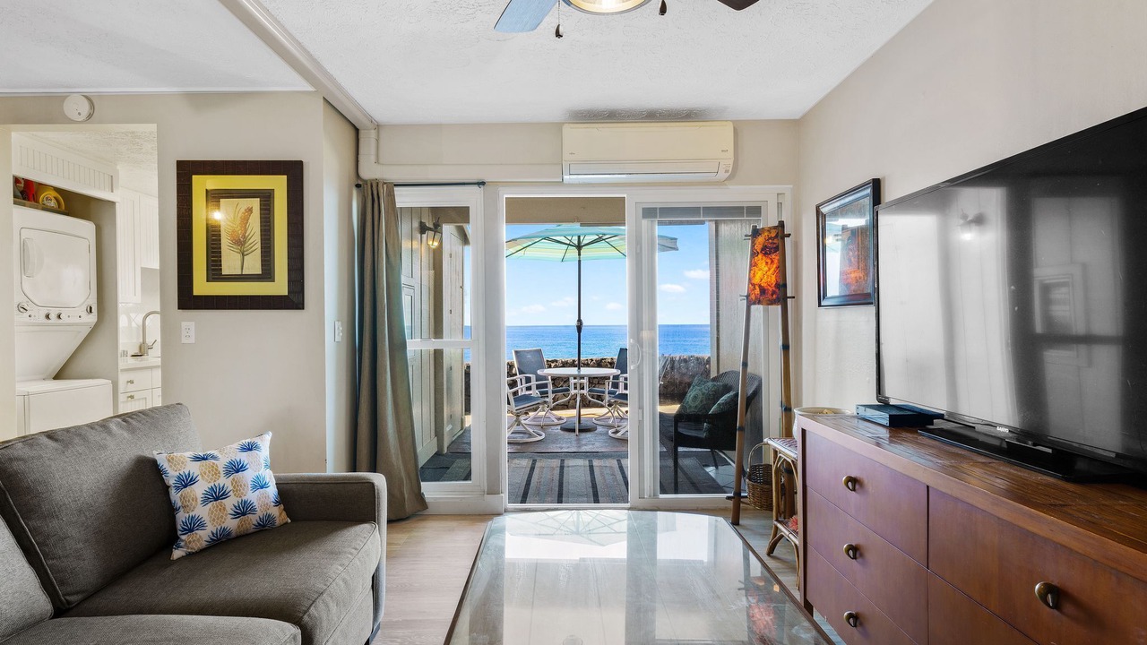 Photo of Livingroom in Kahaluu-Keauhou