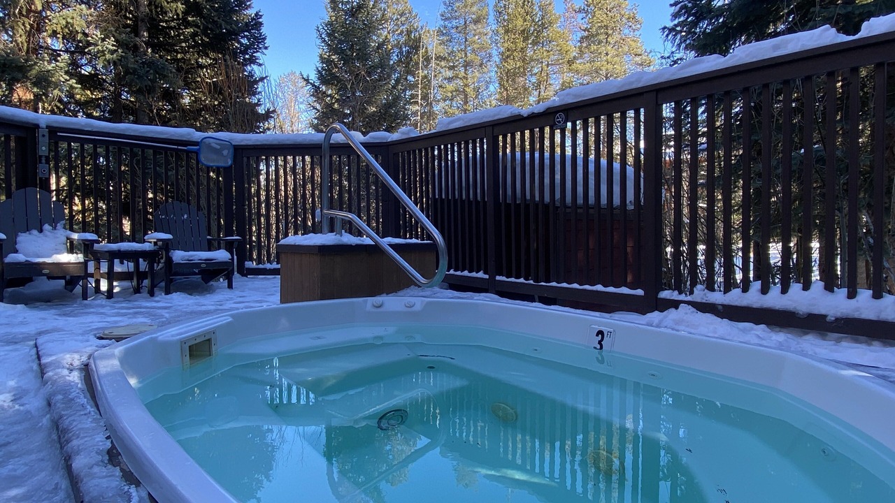 Photo of Outdoor in Four O'Clock