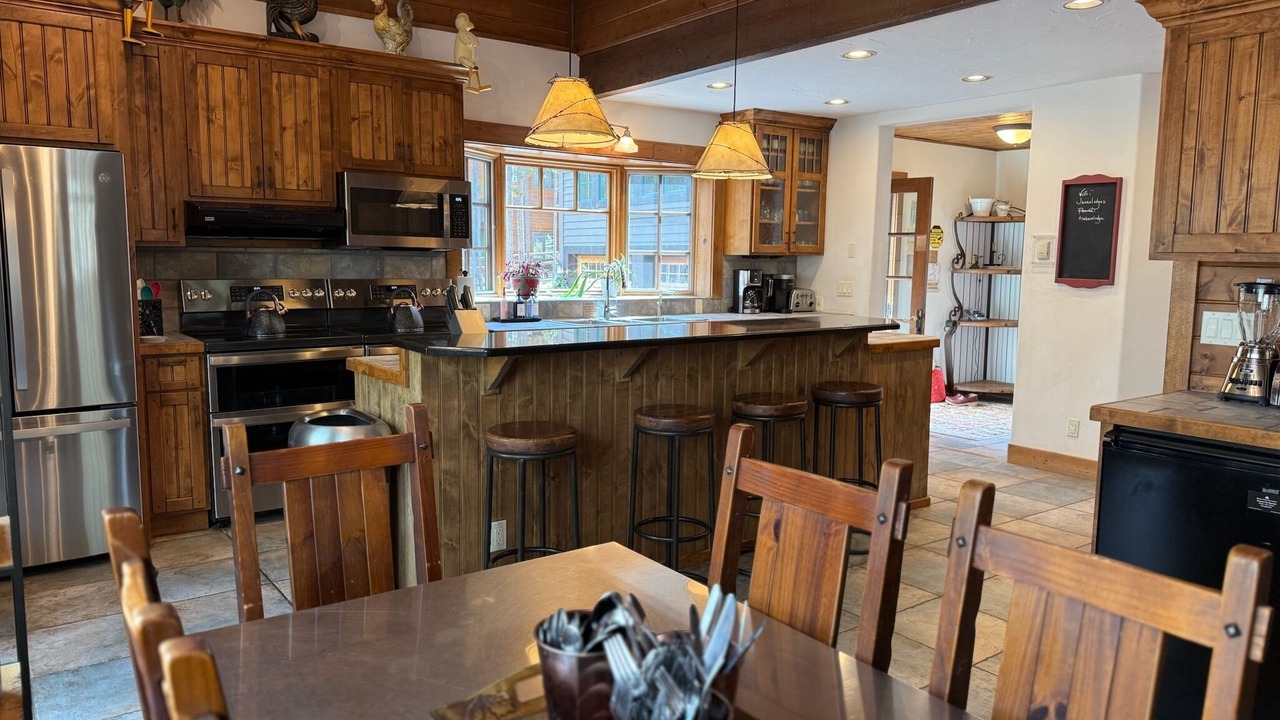 Photo of Kitchen in Peak 8