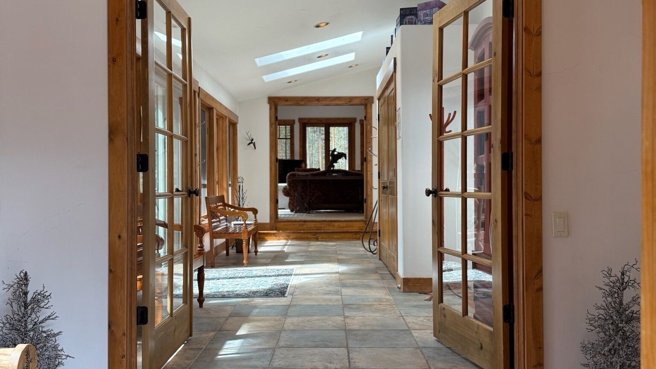 Photo of Bedroom in Peak 8