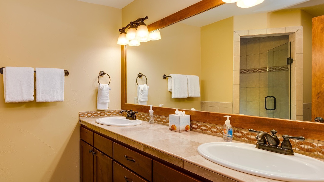 Photo of Bathroom in Four O'Clock