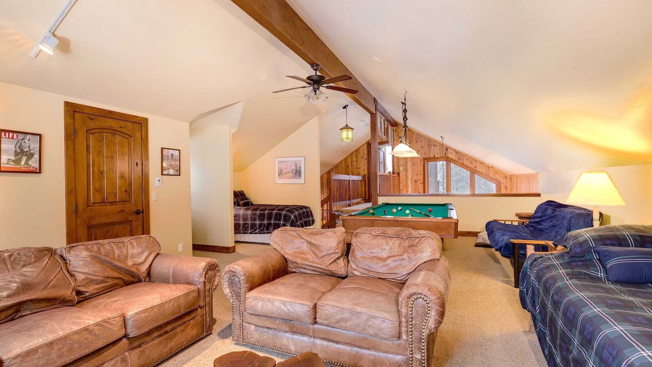 Photo of Bedroom in Four O'Clock