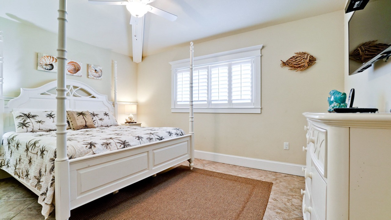 Photo of Bedroom in Holmes Beach