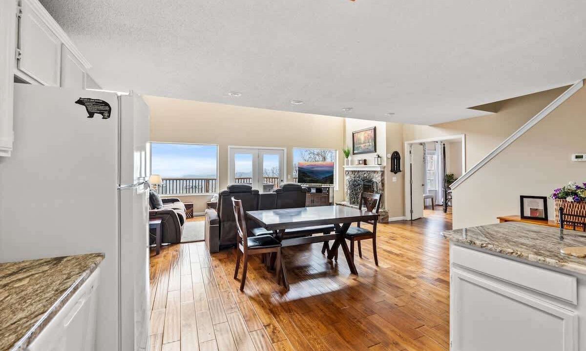 Photo of Livingroom in Chalet Village
