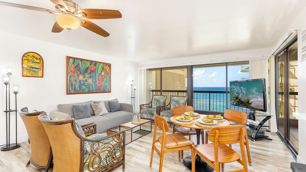 Photo of Livingroom in Waikiki