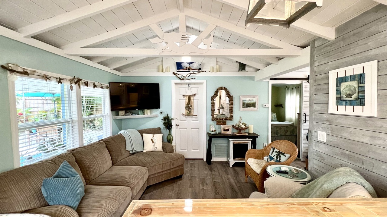 Photo of Livingroom in Gulf Gate Estates
