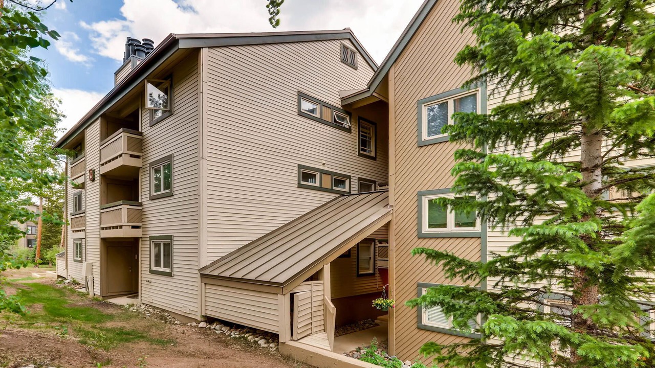 Photo of Outdoor in Peak 8