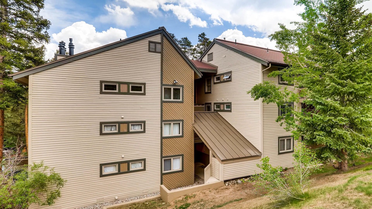 Photo of Outdoor in Peak 8