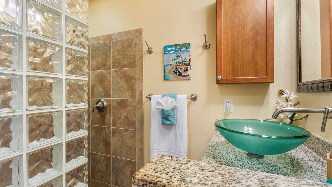 Photo of Bathroom in Kahaluu Bay