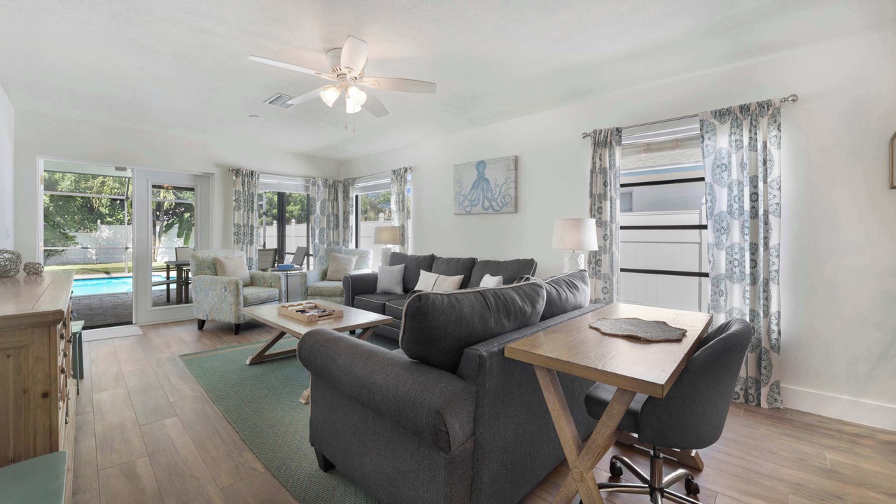 Photo of Livingroom in Naples Park