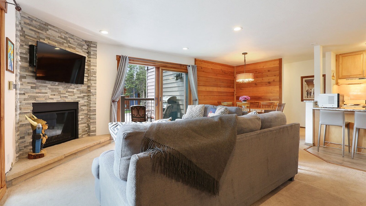 Photo of Livingroom in Four O'Clock