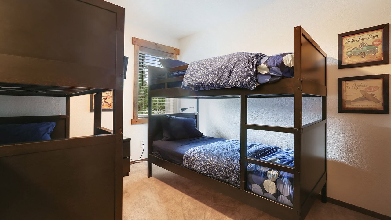 Photo of Bedroom in Four O'Clock