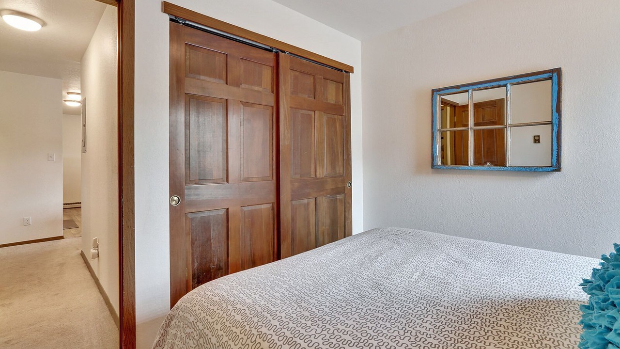 Photo of Bedroom in Four O'Clock