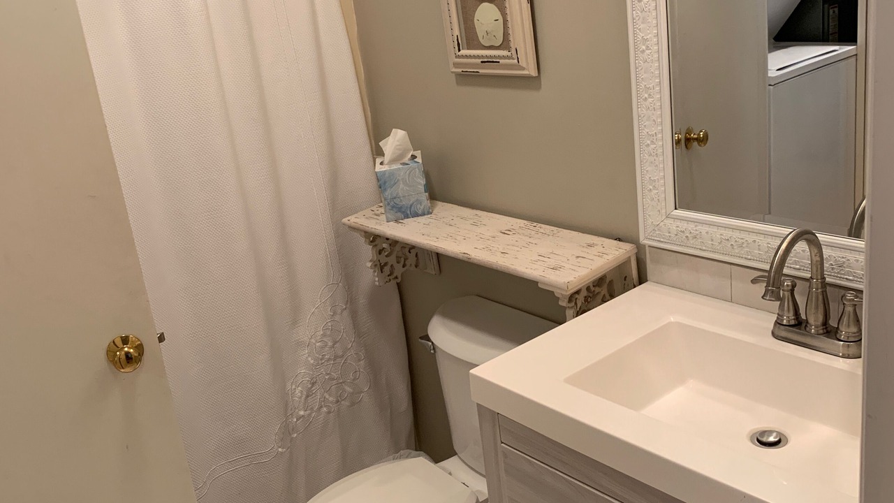 Photo of Bathroom in Heron Harbour Isle