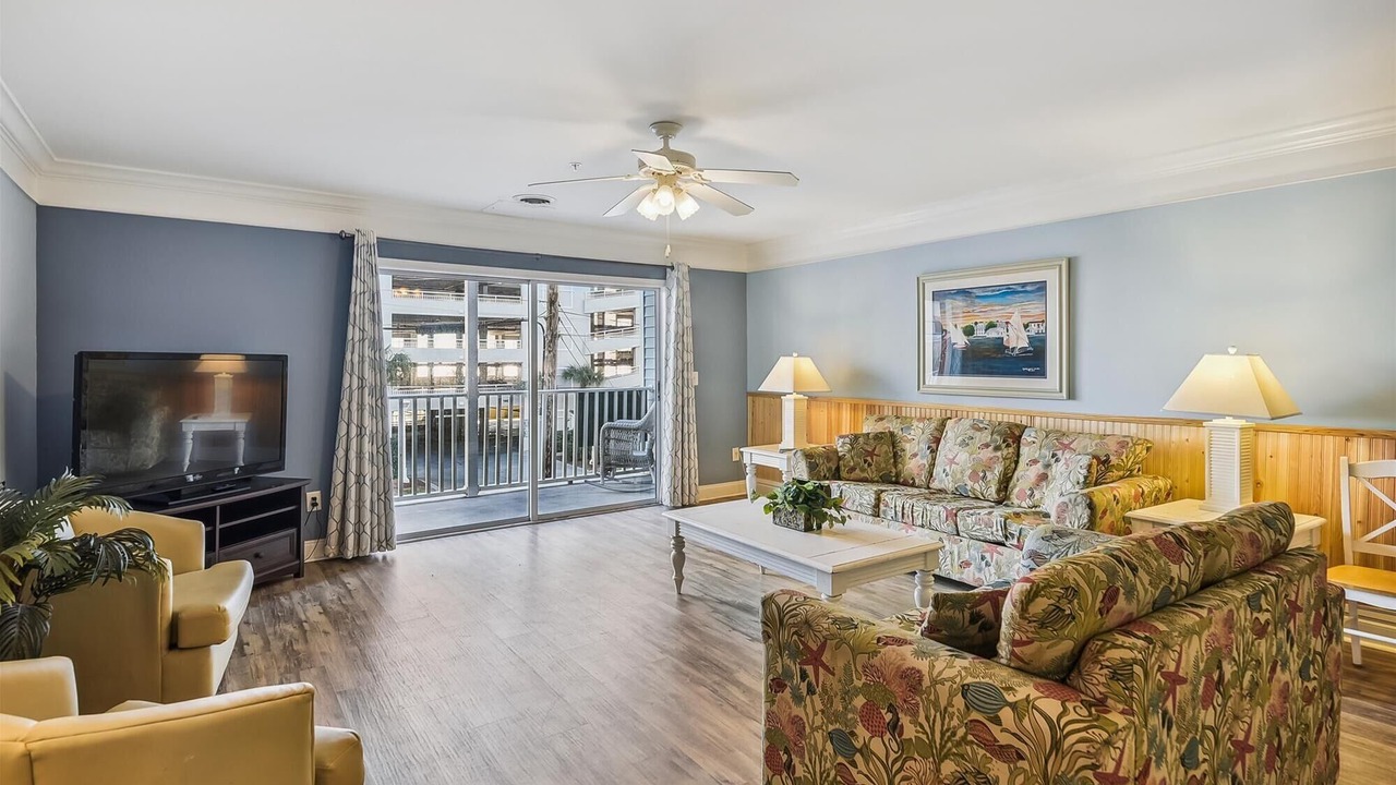 Photo of Livingroom in Crescent Beach