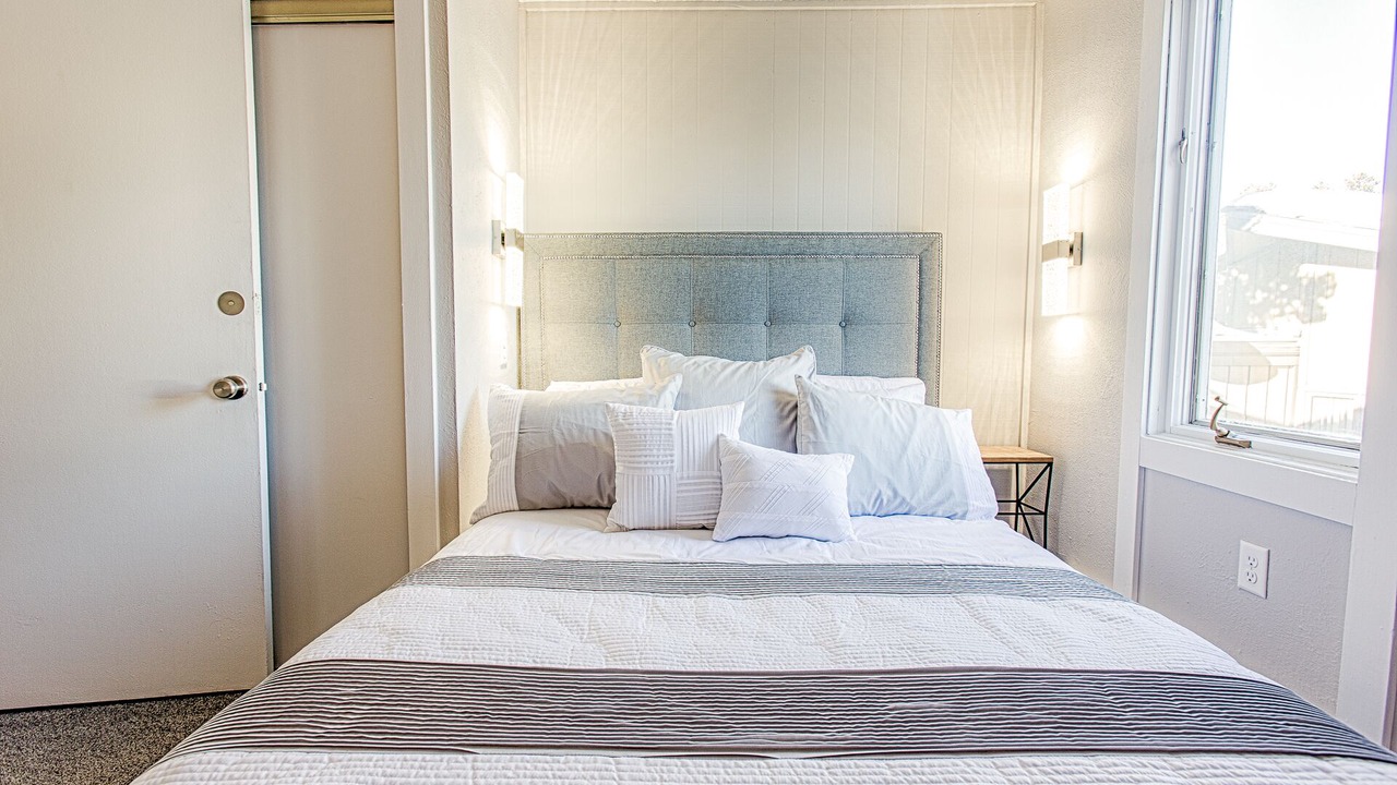 Photo of Bedroom in Peak 8