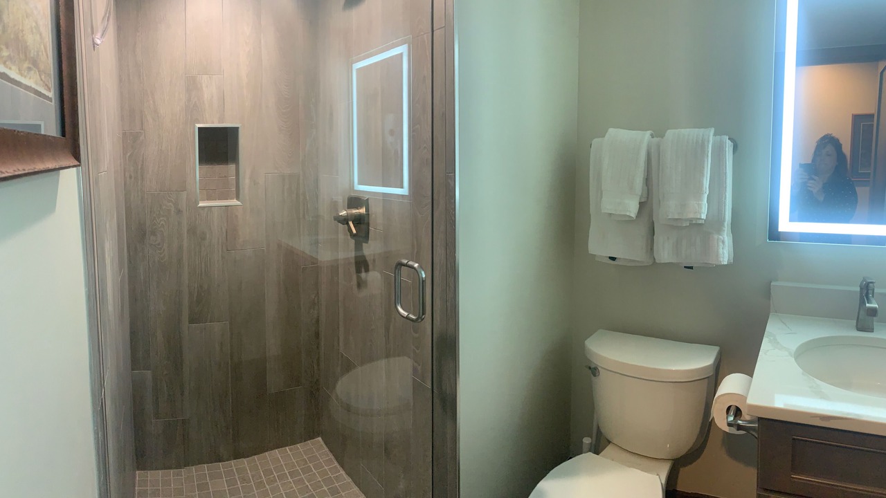 Photo of Bathroom in Four O'Clock