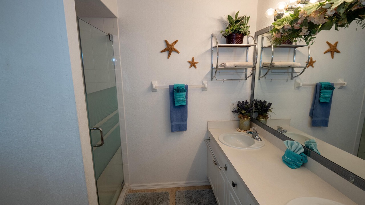 Photo of Bathroom in Mariner