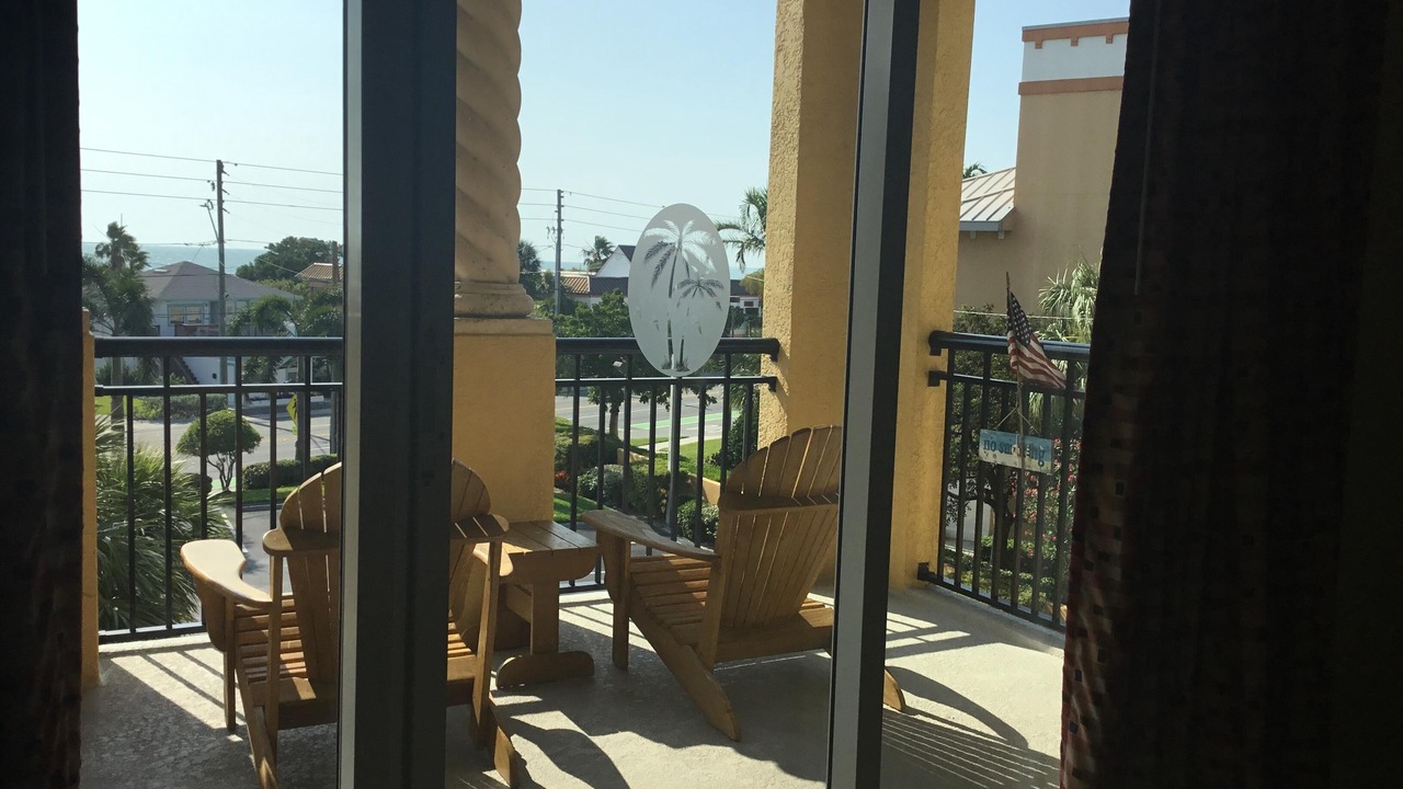 Photo of Patio Balcony in Treasure Island