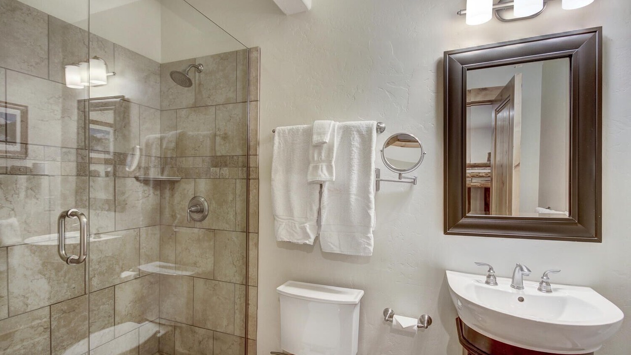 Photo of Bathroom in Boulder Ridge
