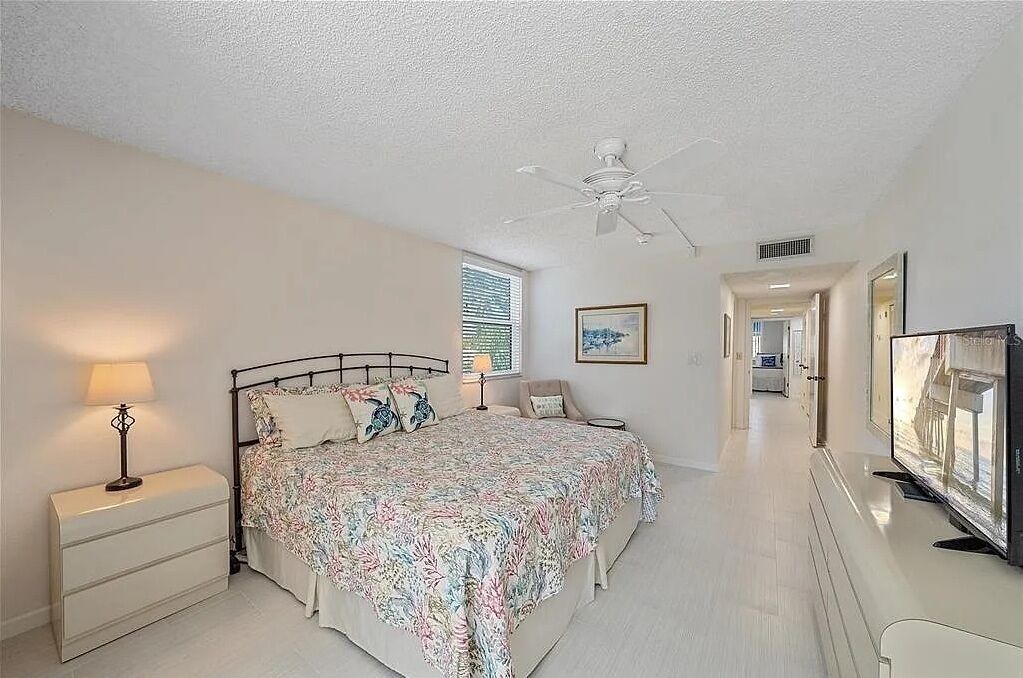 Photo of Bedroom in Longboat Key