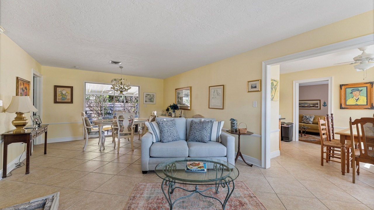 Photo of Livingroom in Bay Isle