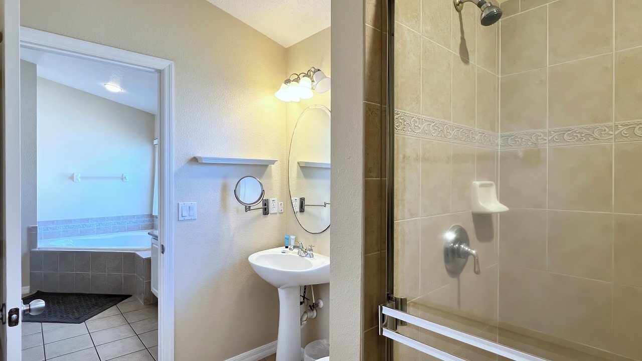 Photo of Bathroom in Buena Ventura Lakes