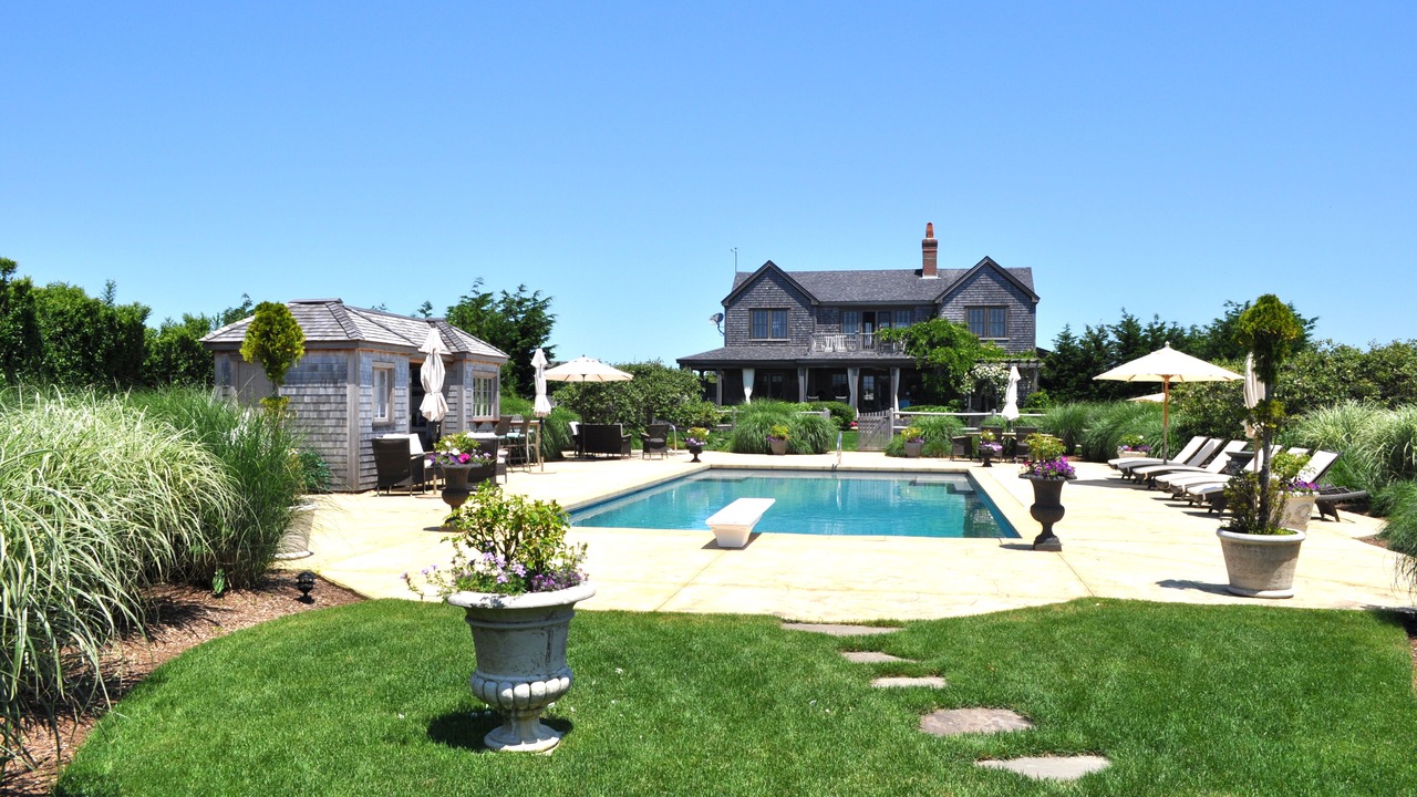 Photo of Outdoor in Tom Nevers