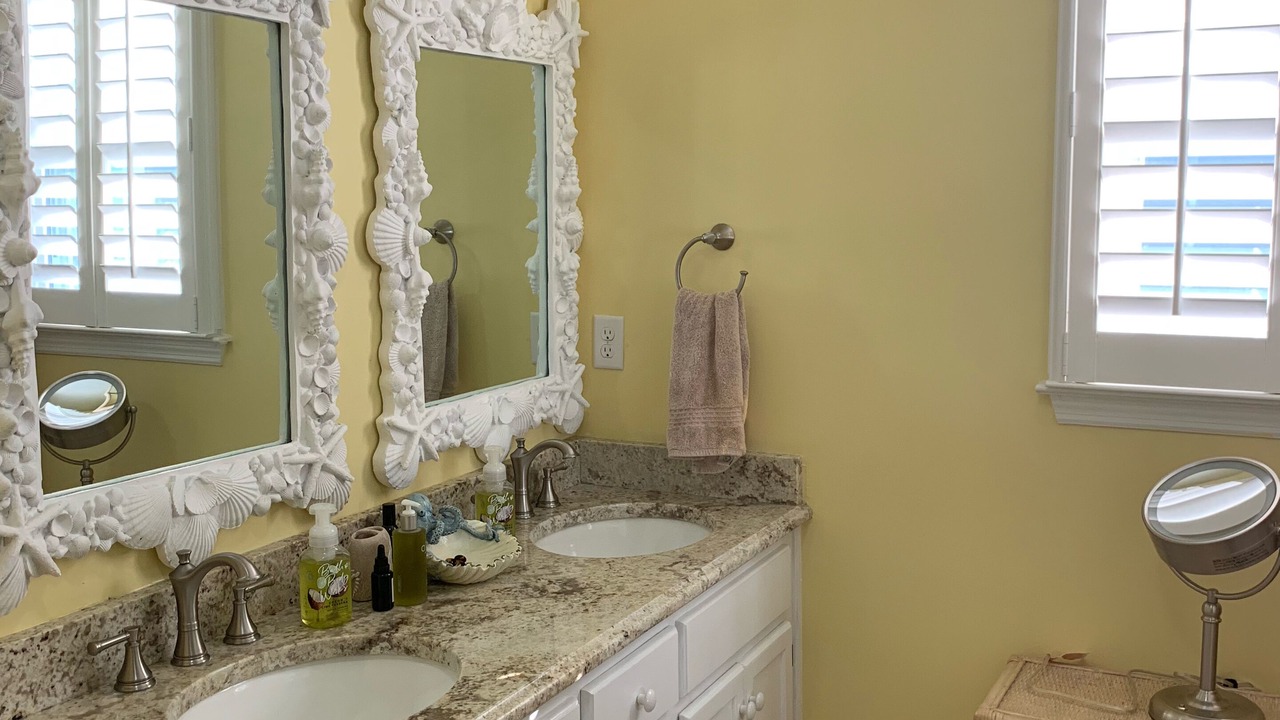 Photo of Bathroom in Ash