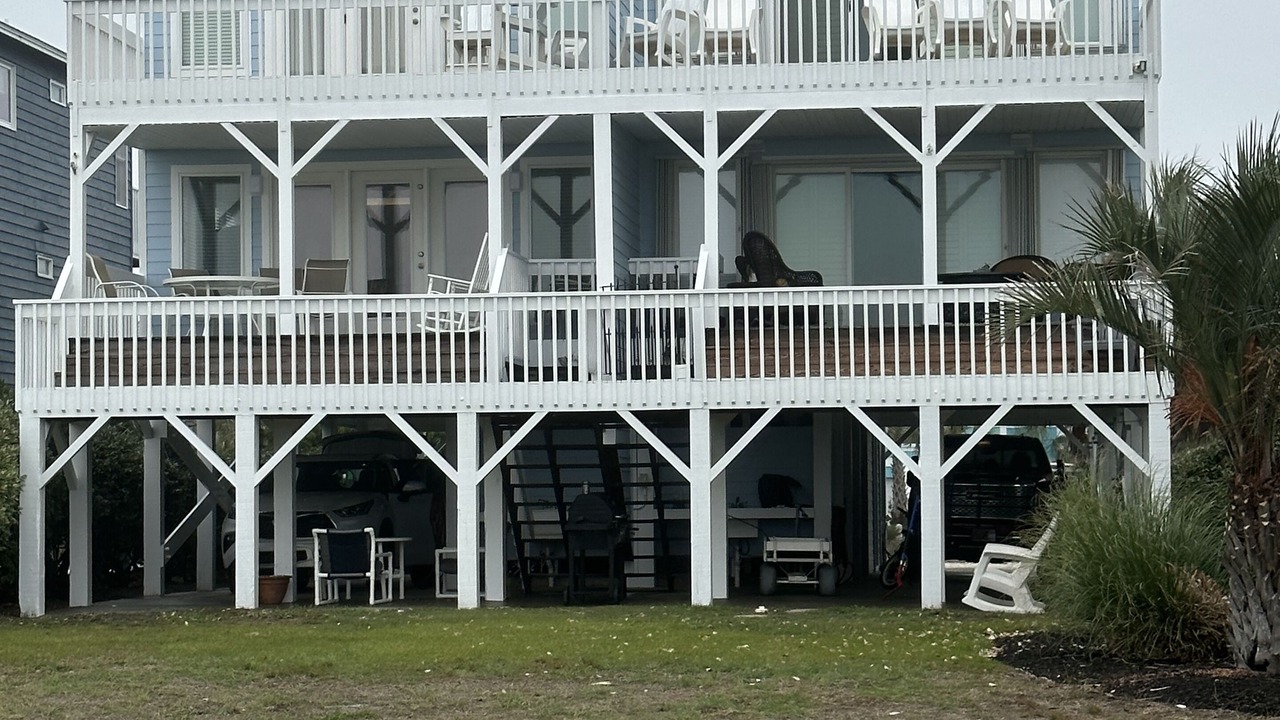 Photo of Outdoor in Ash
