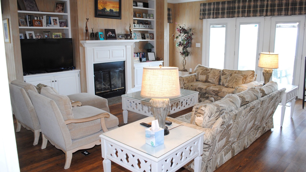 Photo of Livingroom in North Litchfield Beach