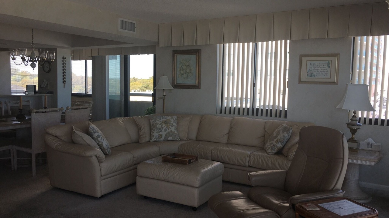Photo of Livingroom in Crescent Beach
