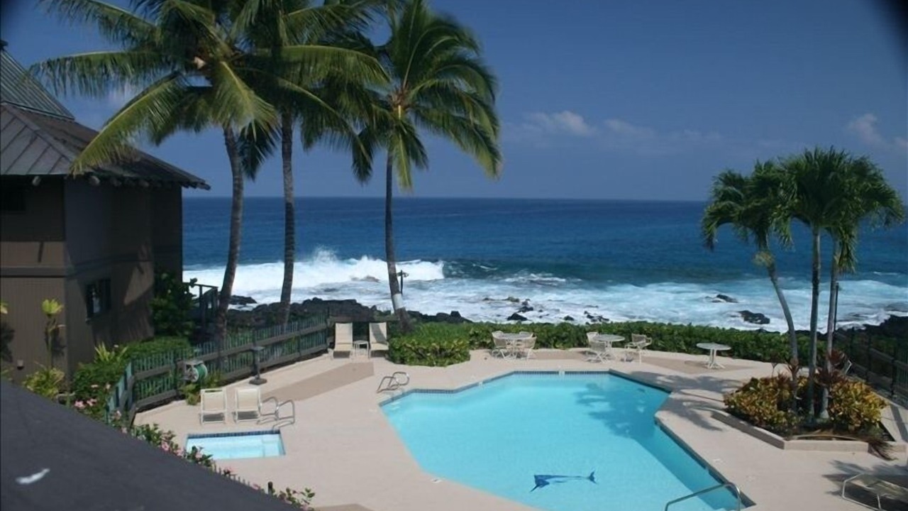 Photo of Others in Kahaluu Bay
